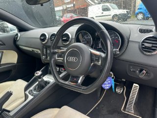 /photos/11462/adc42165-3194-4d86-b86d-43ef3972ca04_i320x240.jpg